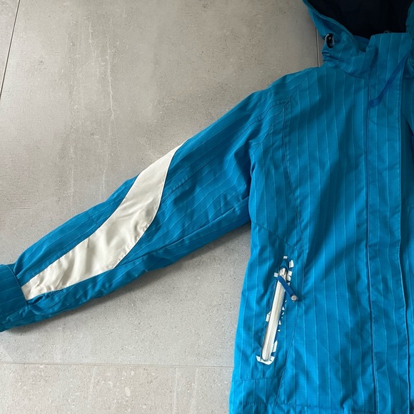 Ski Jacket - Picture 4 of 10
